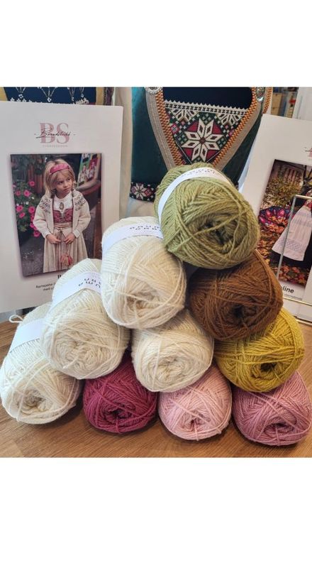 Bunadstrikk strikkepakke 