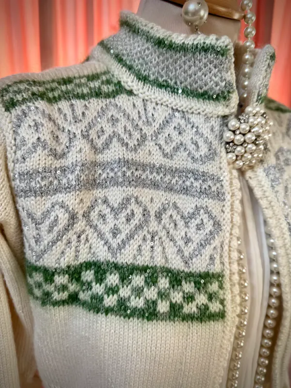 Bunadstrikk mønsterhefte modell 