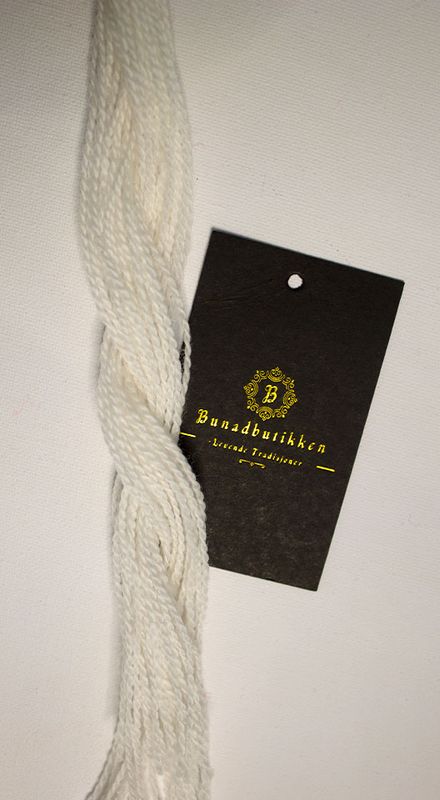 Hifa Huldra brodergarn Bleket hvit fargenr 8027 