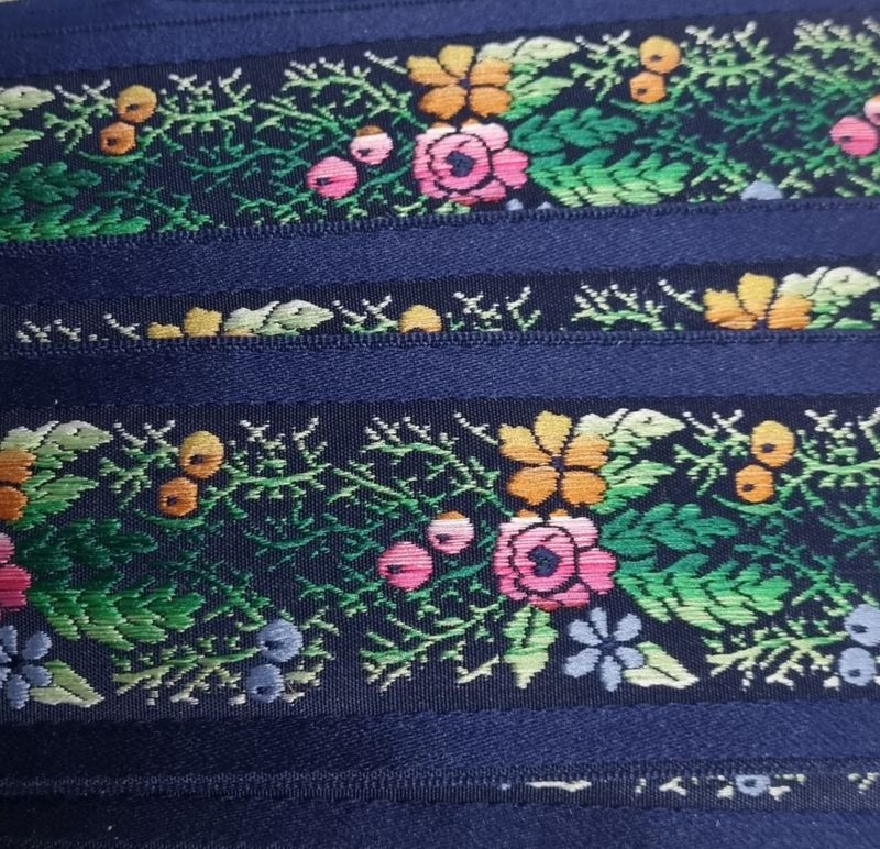 Blomsterbånd, blå blomstret 